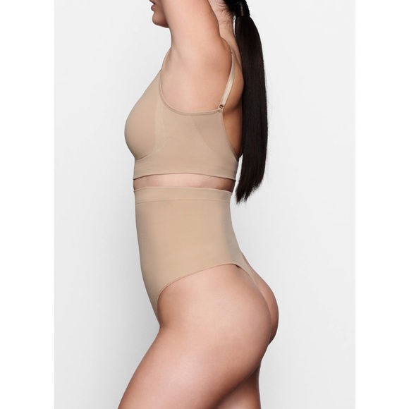 NWOT SKIMS SEAMLESS SCULPT HIGH WAISTED THONG CLAY XS - Picture 3 of 6